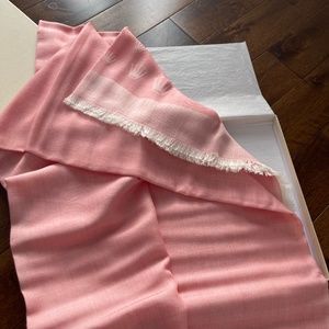 New ROLEX Light Pink luxurious Wool/silk/cashmere Scarf